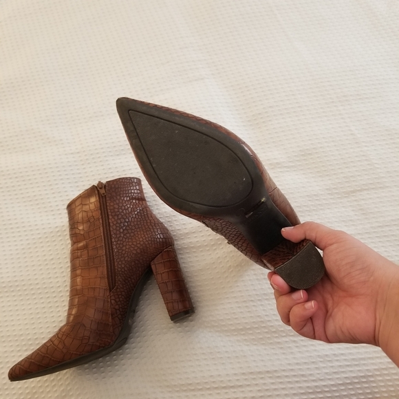 Faux Alligator Skin Pointed Toe Ankle Boots - Picture 3 of 8